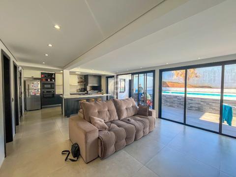 Casa à venda em Estância Velha, União, com 2 suítes, com 121.6 m²